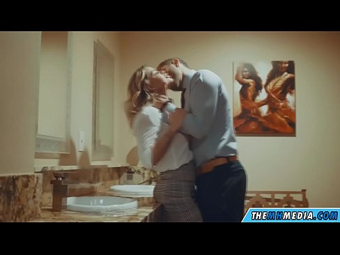 ❤️ Wenn eine vollbusige Blondine dich in einer öffentlichen Toilette verführt ☑ Hard porn bei porn de.kenhdammy.top ❌️